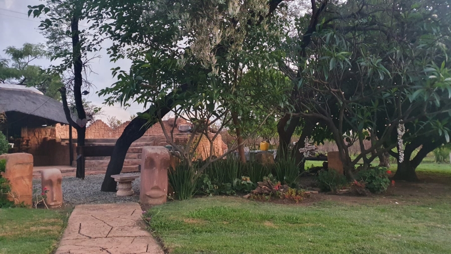 5 Bedroom Property for Sale in Mooinooi North West